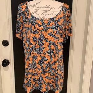 EUC LuLaRoe Classic T